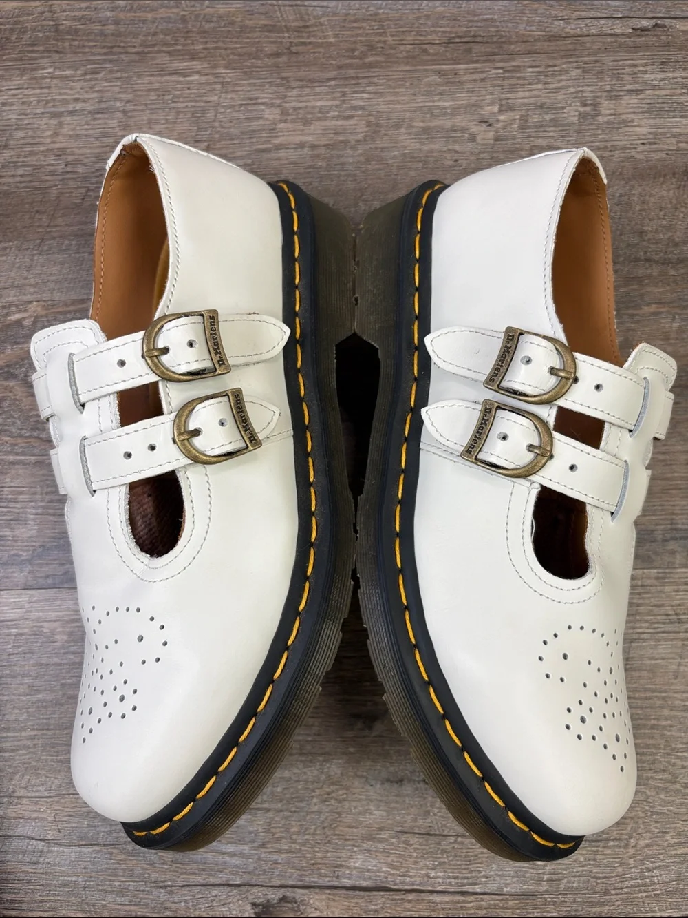 Dr. Martens conic dr